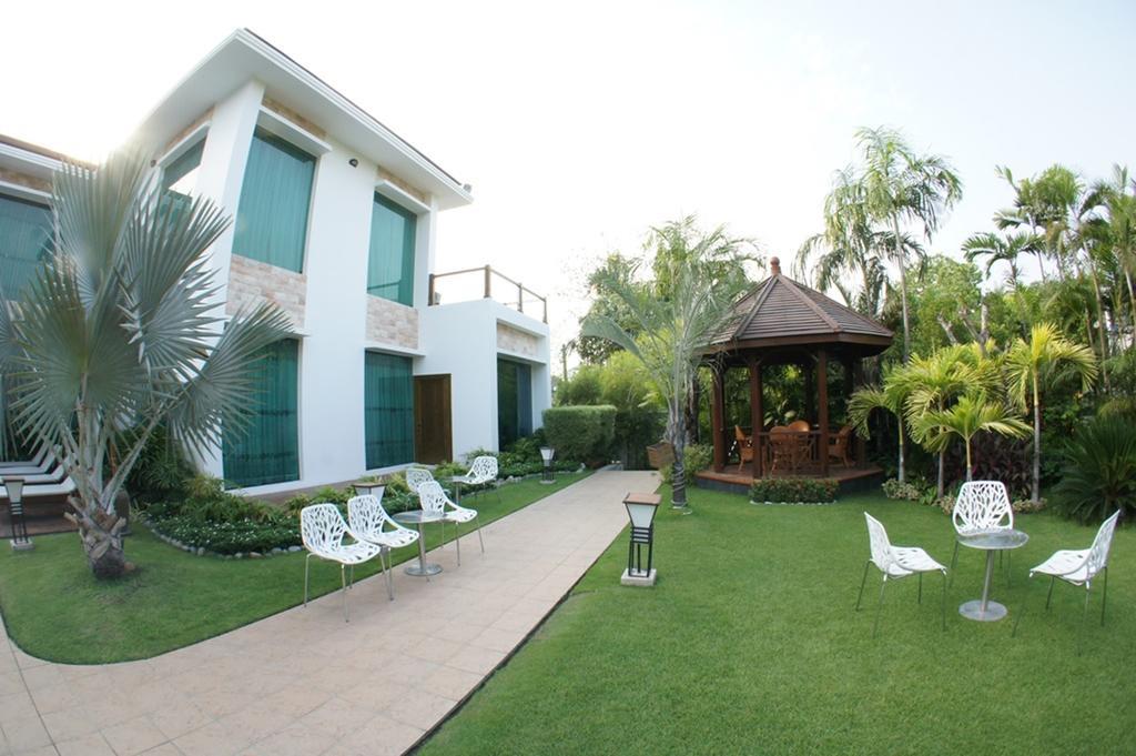 Palm Spring Resort Rangoon Eksteriør billede