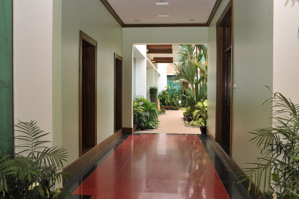 Palm Spring Resort Rangoon Eksteriør billede