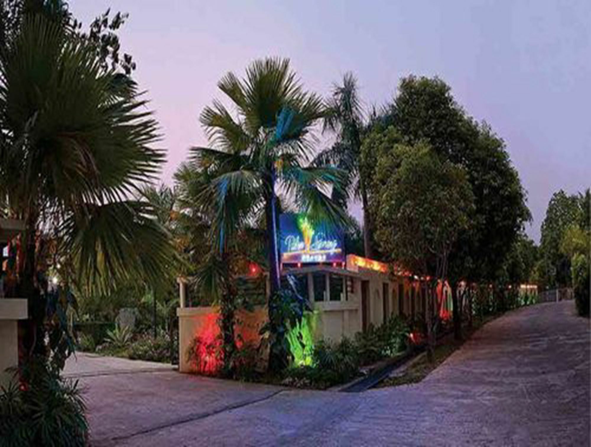 Palm Spring Resort Rangoon Eksteriør billede