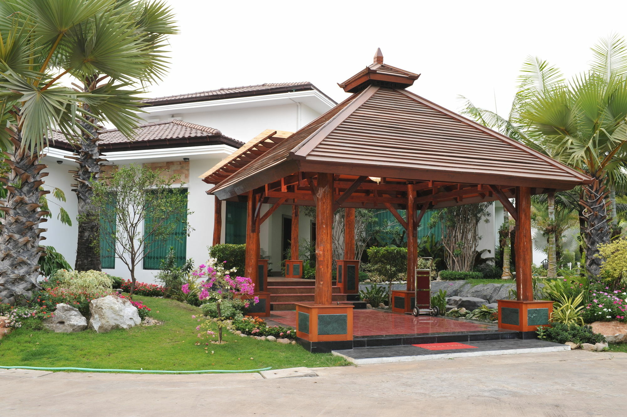 Palm Spring Resort Rangoon Eksteriør billede